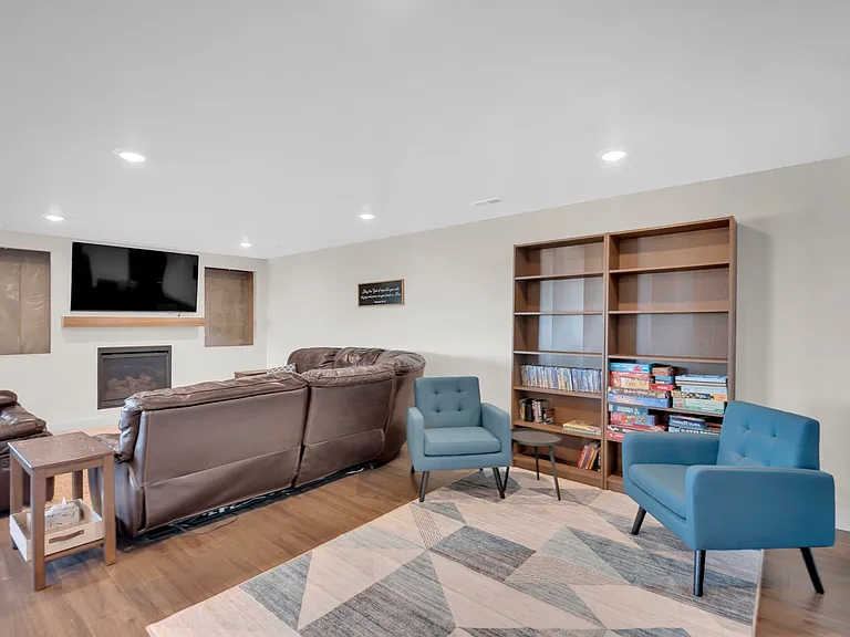 6692 Old Folsom Rd — Photo 24
