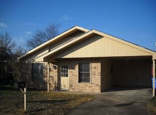 704 N West St, Burnet, TX 78611