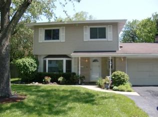 55 Ferndale Rd, Deerfield, IL 60015