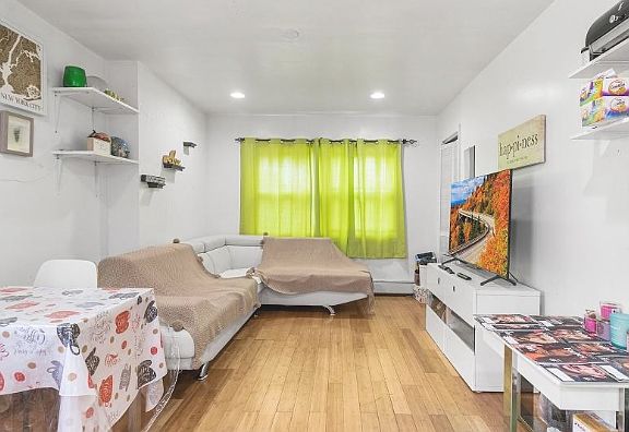 2nd image of 1555 E 98th St #2
