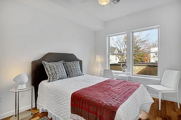 Sold by Realmart Realty | media 11