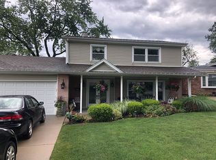 8643 Blue Ridge Ave, Hickory Hills, IL 60457