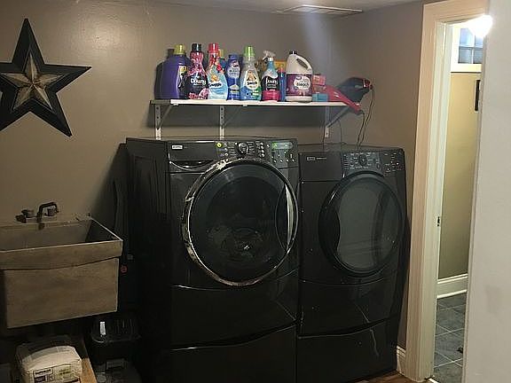3rd image of 5547 Rockwood Ct