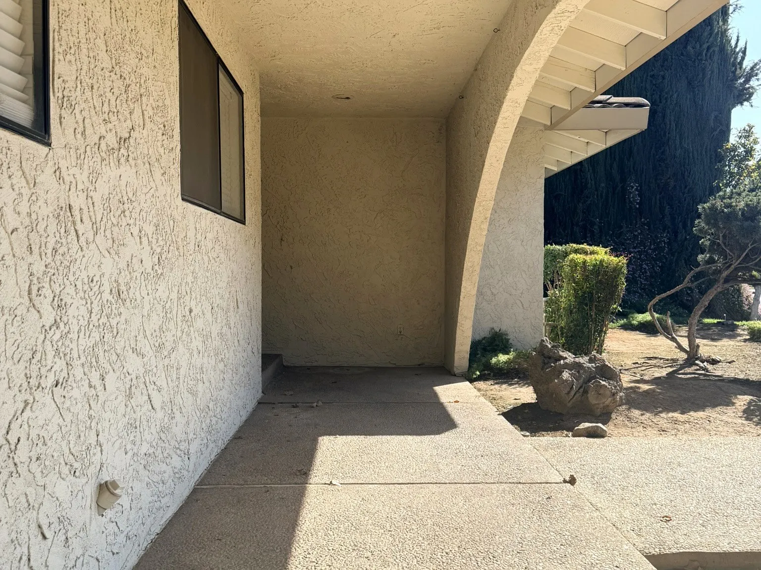 3 bed, 2001 sqft, $2,100 — Photo 3