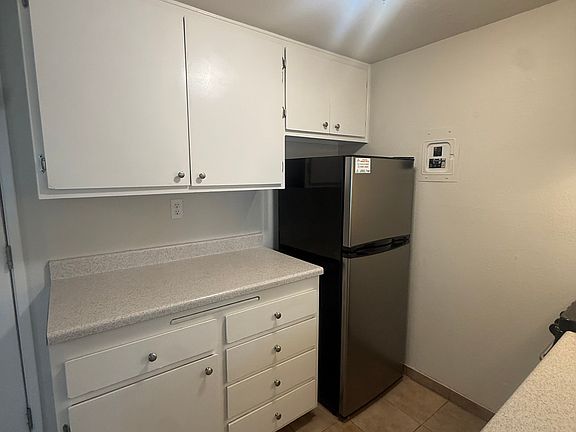 5th image of 1677 Maple Ave APT 8