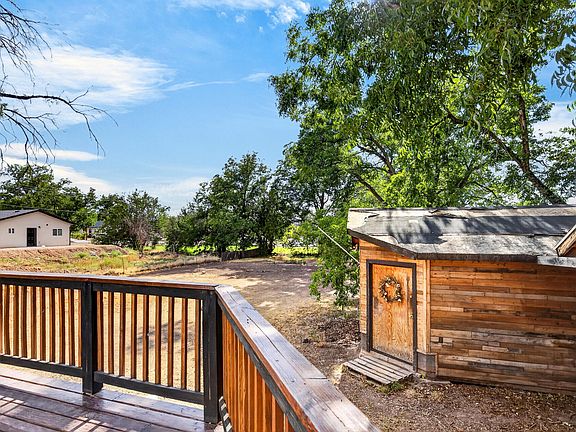 4th image of 266 S Main St