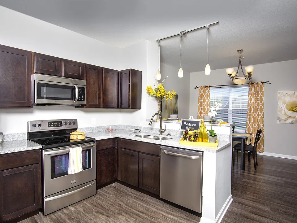 Stone Ridge Flats and Townhomes