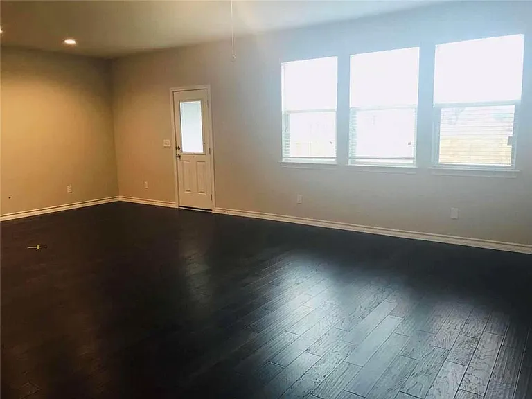 509 Whitney Trl — Photo 5