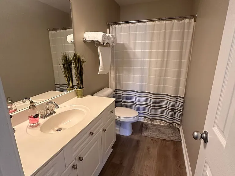 1031 Alden Glen Dr — Photo 12