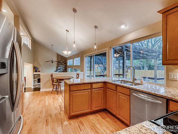 3rd image of 4841 W 101st Cir