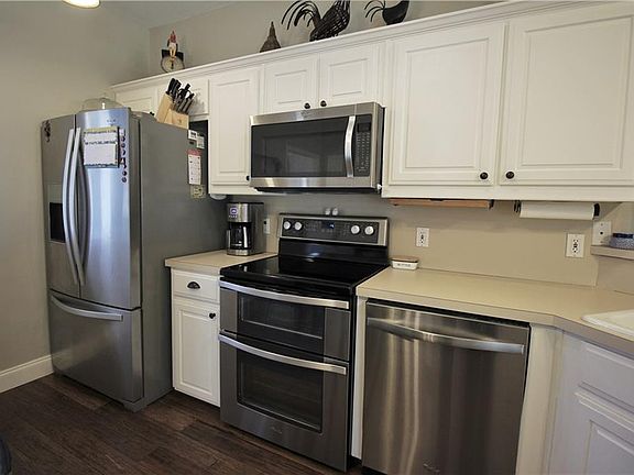 5th image of 219 Comanche Dr