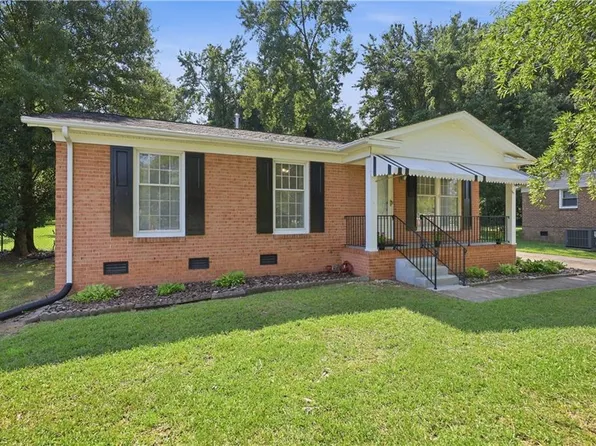 1008 Lombardy St, Greensboro, NC 27405