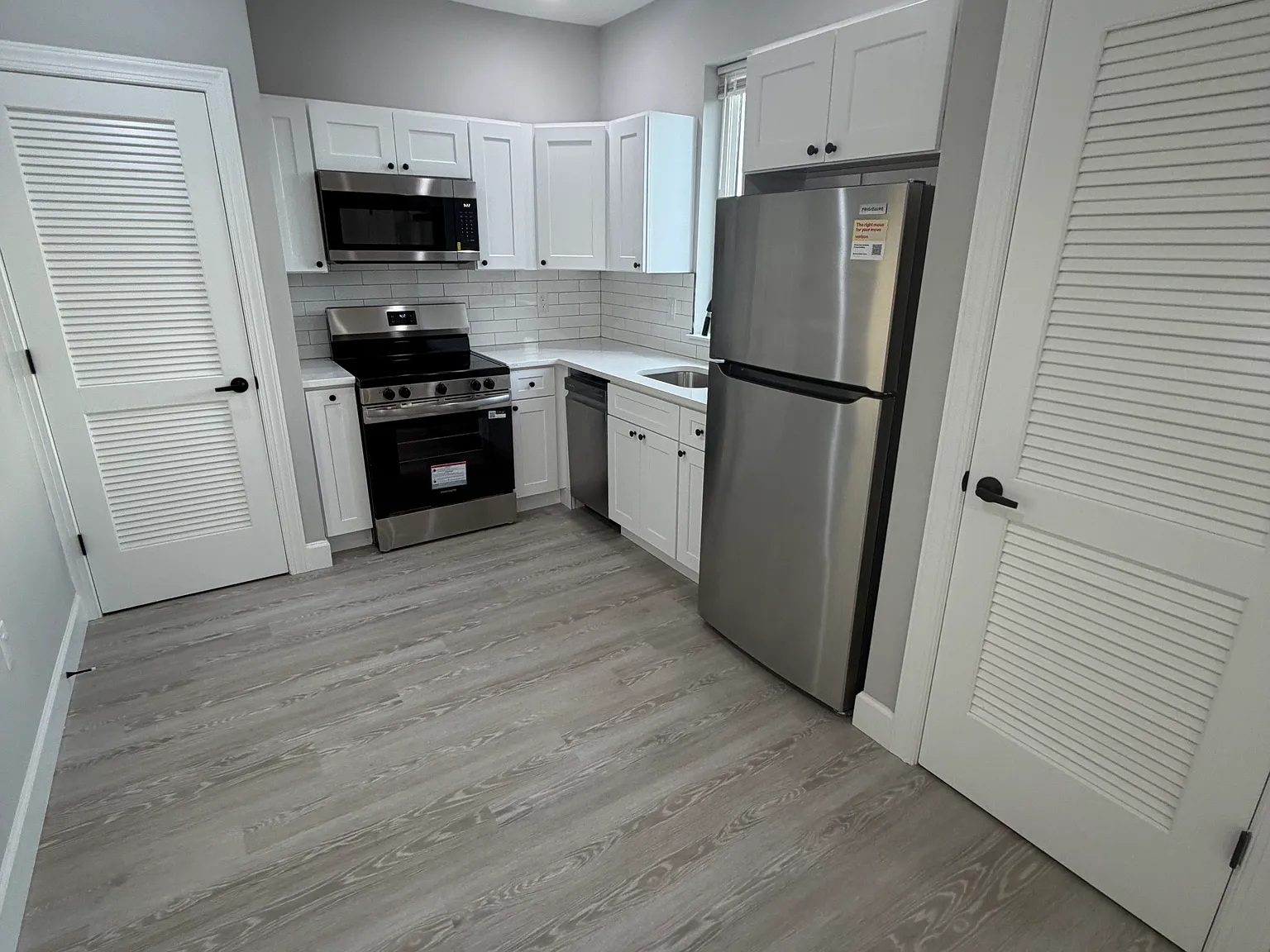 1 bed, $1,672 — Photo 2