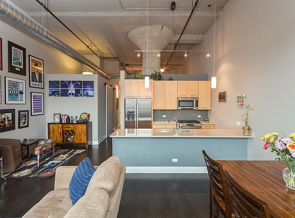 2nd image of 1800 W Grace St #324