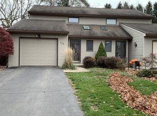 228 Loretta Ln, Vestal, NY 13850