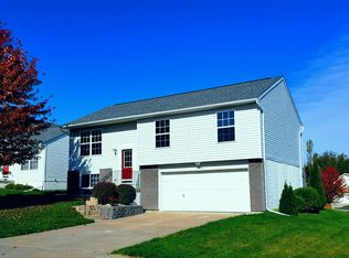 15604 Willow St, Omaha, NE 68136