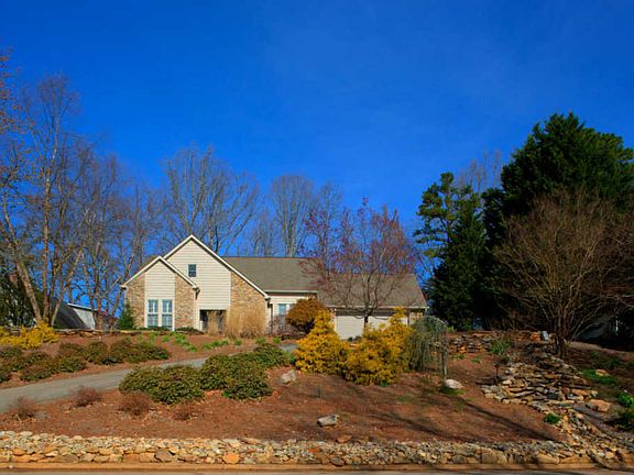 2nd image of 8525 High Lark Ln