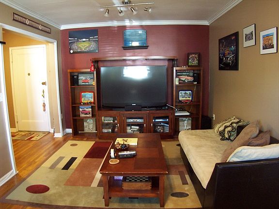 2nd image of 2520 John F Kennedy Blvd #106