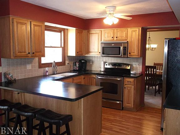 4th image of 305 Lake Shore Cir