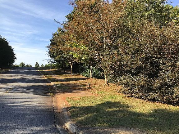 303 ft on Sunset Dr