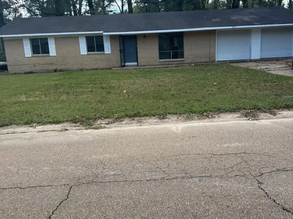 3233 Longwood Dr, Jackson, MS 39212