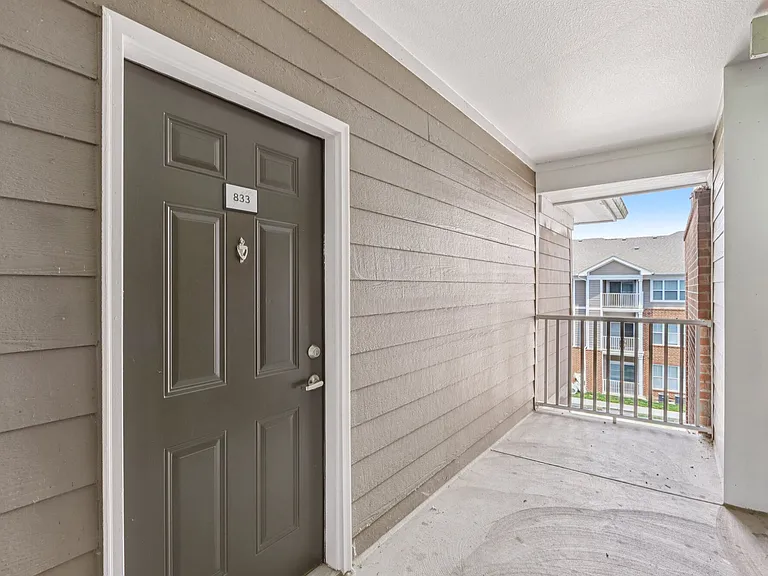 Burkart Crossing Apartments — Photo 19