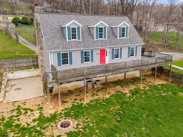 29 Morgan Hill Rd, Morgantown, WV 26508