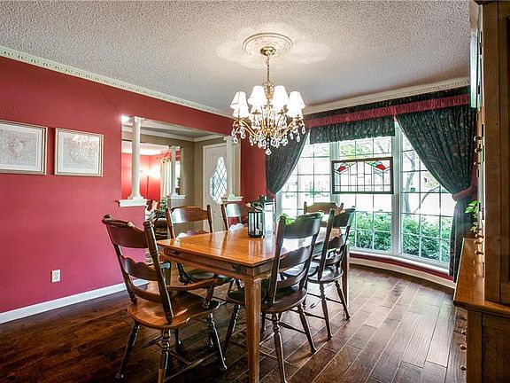 5th image of 9527 Heatherdale Dr