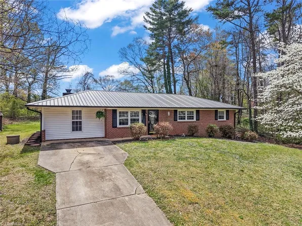 4334 Wesmar Dr, Pfafftown, NC 27040