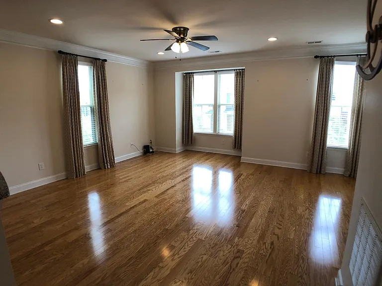 2122 Whitesmith Dr — Photo 3