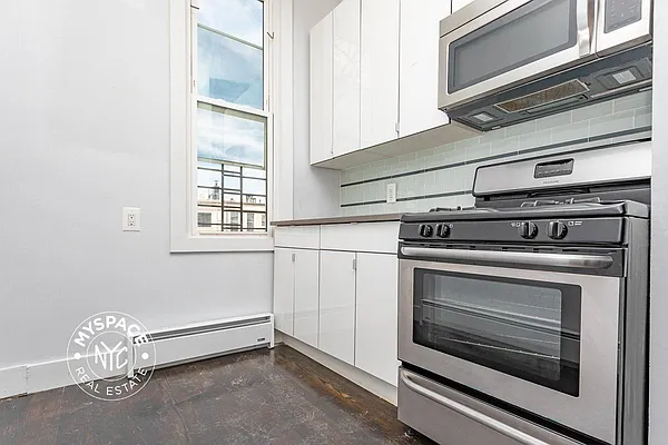 Rented by MySpaceNYC | media 12