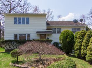 67 W Cedar St, Livingston, NJ 07039