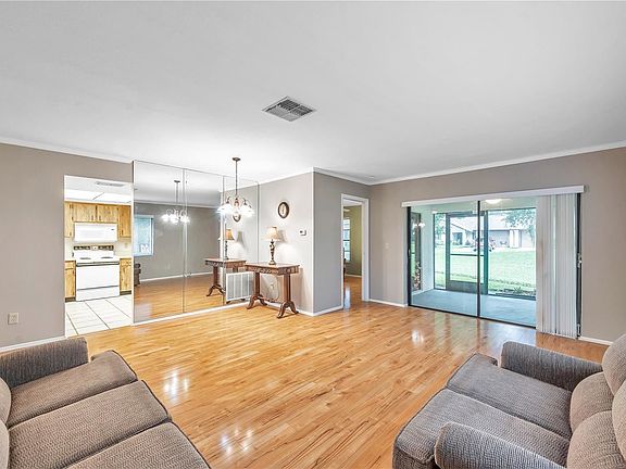 3rd image of 2506 Oakleaf Ln #25D