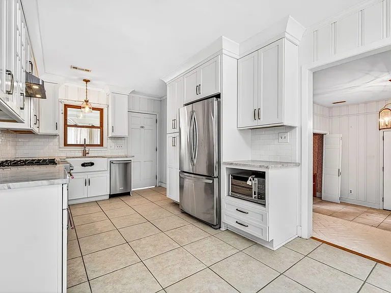 117 Pine Grove Ave — Photo 11