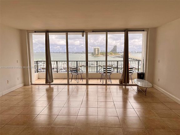 4th image of 555 NE 15th St APT 610