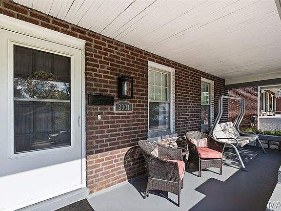 3rd image of 2031 Bellevue Ave