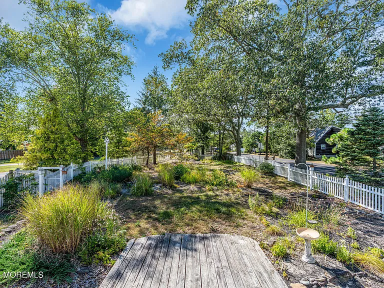 344 E Point Pleasant Ave — Photo 26