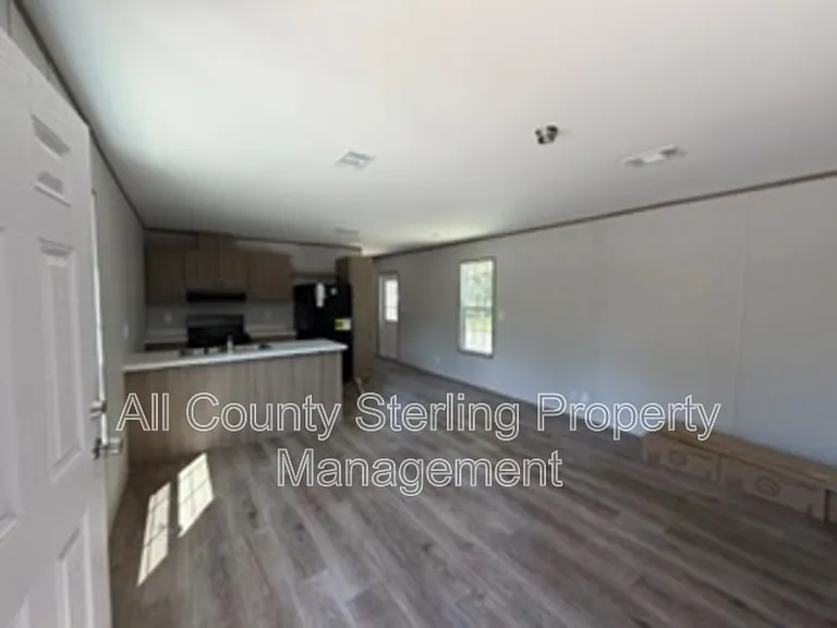139 SE Perfect Ct — Photo 3