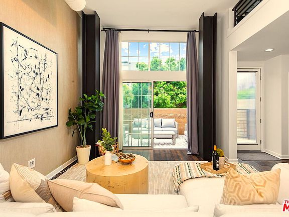 3rd image of 5300 Playa Vista Dr APT 13