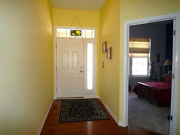 2nd image of 1817 Glenwood Cir #B
