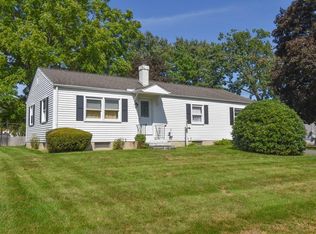 48 Clydesdale Ln, Springfield, MA 01129