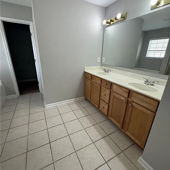 1667 Overview Cir — Photo 17