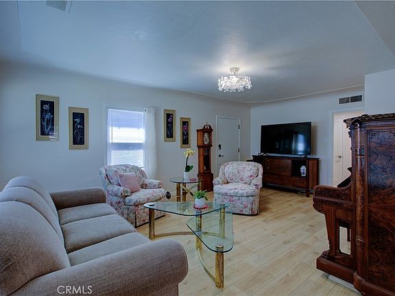 2nd image of 636 W 25th St