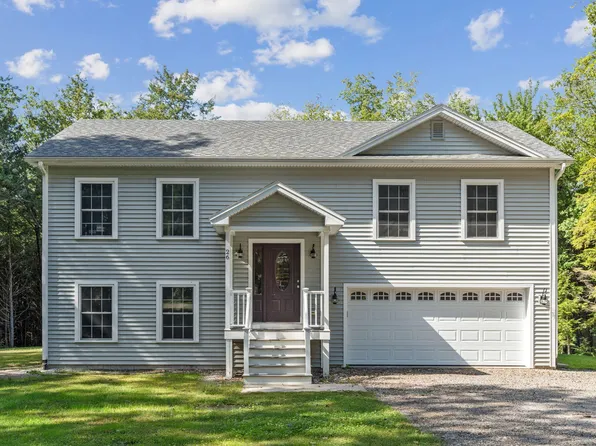26 Flintlock Lane, New Gloucester, ME 04260
