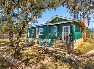 541 Robindale W, Bandera, TX 78003