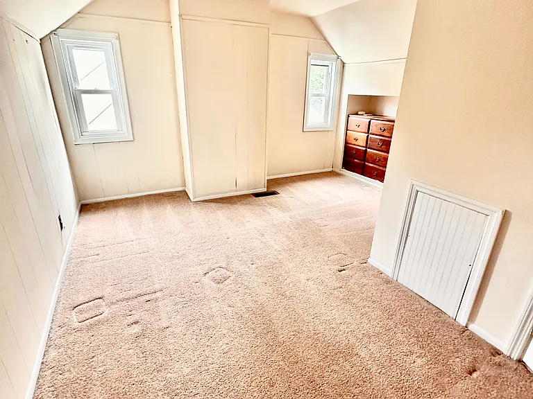8730 Wissahickon Ave — Photo 21