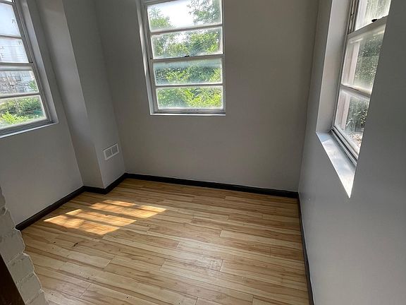 5th image of 5148 Northland Ave #2E