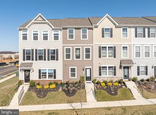 15 Capitol Mews, Ranson, WV 25438