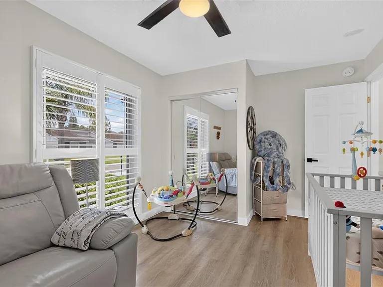 614 Stillview Cir — Photo 36