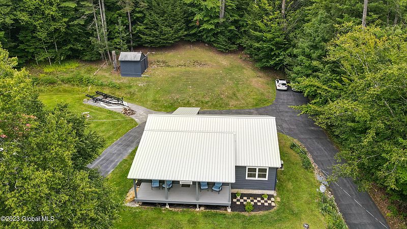 3rd image of 515 Hadlock Pond Road